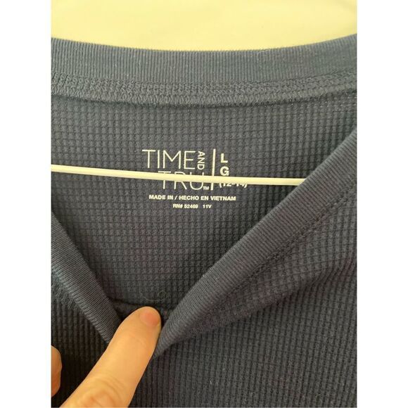 New Time and Tru navy blue thermal long sleeve layering top size L - Picture 2 of 5